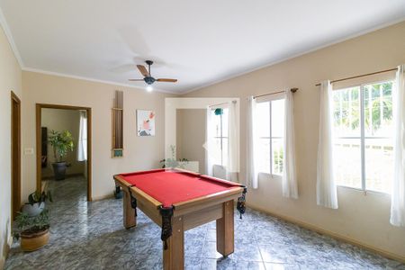 Sala de estar de casa à venda com 3 quartos, 1010m² em Jardim Conceição (sousas), Campinas