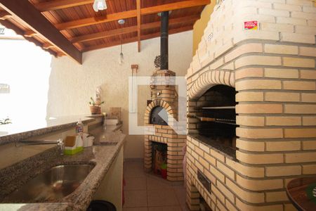 Casa à venda com 219m², 3 quartos e 5 vagasChurrasqueira