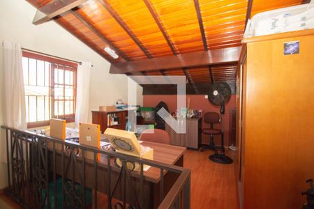 Casa à venda com 219m², 3 quartos e 5 vagasEscritório