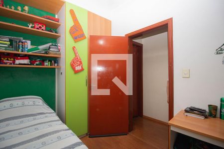 Casa à venda com 219m², 3 quartos e 5 vagasQuarto 2