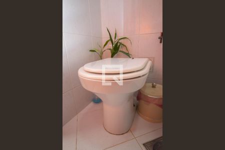 Casa à venda com 219m², 3 quartos e 5 vagasBanheiro da Suíte