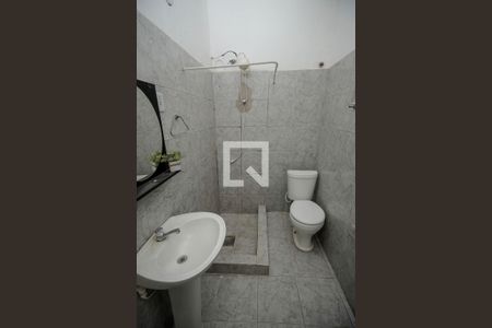 Banheiro de casa para alugar com 1 quarto, 55m² em Piedade, Rio de Janeiro