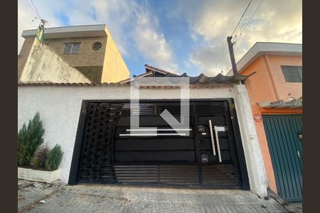 Casa à venda com 90m², 2 quartos e 2 vagas Casa à venda com 90m², 2 quartos e 2 vagasFachada