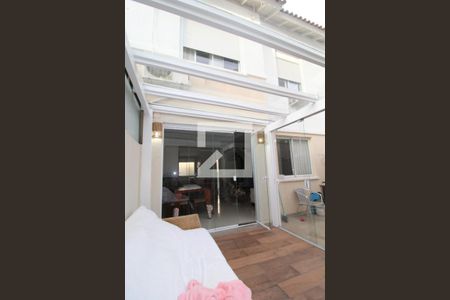 Casa de condomínio à venda com 100m², 3 quartos e 2 vagasVaranda