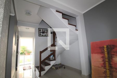 Casa de condomínio à venda com 100m², 3 quartos e 2 vagasEscada