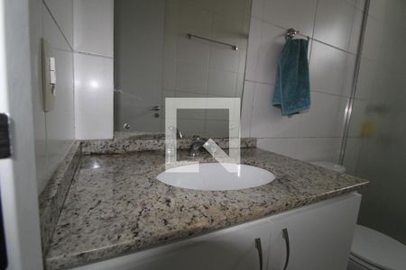 Casa de condomínio à venda com 100m², 3 quartos e 2 vagasdetalhe pia banheiro social