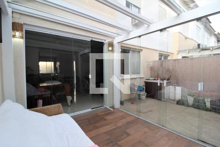 Casa de condomínio à venda com 100m², 3 quartos e 2 vagasVaranda