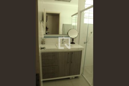 Casa à venda com 243m², 3 quartos e 2 vagasBanheiro da Suíte 1