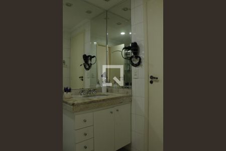 Apartamento à venda com 71m², 2 quartos e 1 vaga Apartamento à venda com 71m², 2 quartos e 1 vagaBanheiro