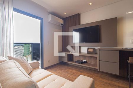 Sala de kitnet/studio para alugar com 1 quarto, 35m² em Centro, Curitiba