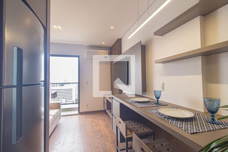 Sala de kitnet/studio para alugar com 1 quarto, 35m² em Centro, Curitiba