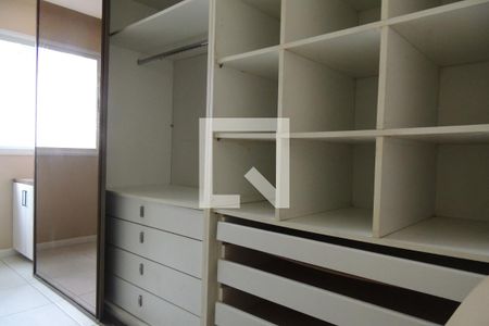 Casa à venda com 243m², 3 quartos e 2 vagasCloset