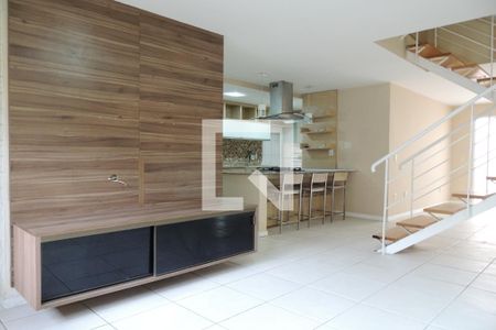 Casa à venda com 243m², 3 quartos e 2 vagasSala