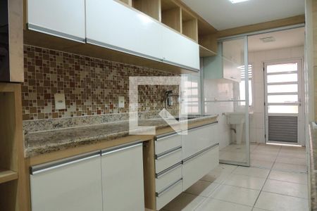 Casa à venda com 243m², 3 quartos e 2 vagasCozinha - Armários