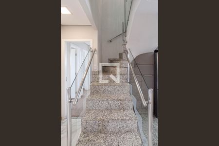 Apartamento à venda com 160m², 3 quartos e 3 vagasEscada