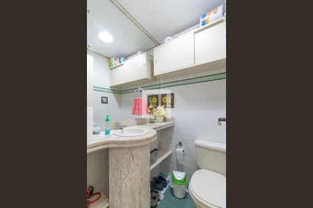 Lavabo de apartamento à venda com 3 quartos, 90m² em Teresópolis, Porto Alegre