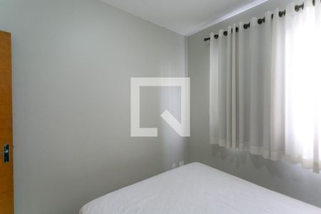 Quarto 1 de apartamento à venda com 2 quartos, 53m² em Sagrada Família, Belo Horizonte