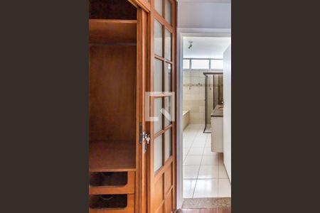 Apartamento à venda com 200m², 3 quartos e 1 vaga Apartamento à venda com 200m², 3 quartos e 1 vagaCloset