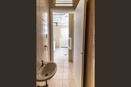 Apartamento à venda com 200m², 3 quartos e 1 vaga Apartamento à venda com 200m², 3 quartos e 1 vagaBanheiro de serviço