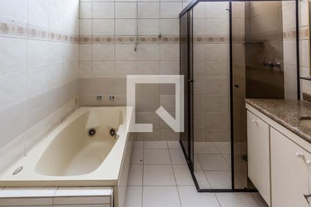 Apartamento à venda com 200m², 3 quartos e 1 vaga Apartamento à venda com 200m², 3 quartos e 1 vagaSuíte