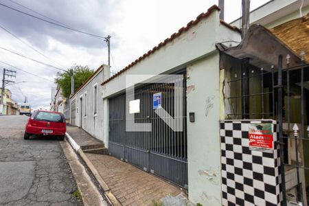 Casa à venda com 225m², 4 quartos e 2 vagas Casa à venda com 225m², 4 quartos e 2 vagasFachada