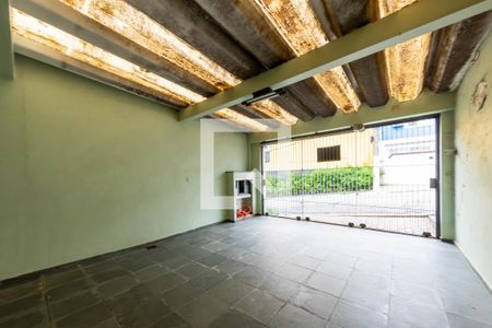 Casa à venda com 225m², 4 quartos e 2 vagas Casa à venda com 225m², 4 quartos e 2 vagasGaragem