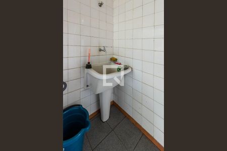 Casa à venda com 225m², 4 quartos e 2 vagas Casa à venda com 225m², 4 quartos e 2 vagasÁrea de Serviço