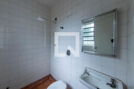 Casa à venda com 225m², 4 quartos e 2 vagas Casa à venda com 225m², 4 quartos e 2 vagasBanheiro de Serviço