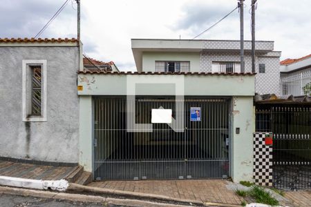Casa à venda com 225m², 4 quartos e 2 vagas Casa à venda com 225m², 4 quartos e 2 vagasFachada