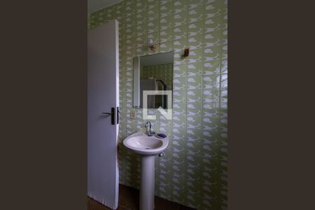 Casa à venda com 225m², 4 quartos e 2 vagas Casa à venda com 225m², 4 quartos e 2 vagasSuíte banheiro