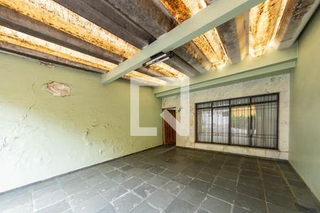 Casa à venda com 225m², 4 quartos e 2 vagas Casa à venda com 225m², 4 quartos e 2 vagasGaragem