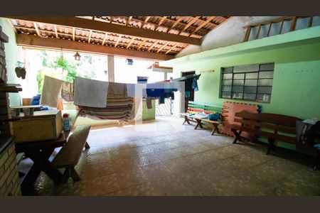 Casa à venda com 310m², 7 quartos e 4 vagasÁrea externa