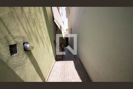 Casa à venda com 310m², 7 quartos e 4 vagasCorredor externo