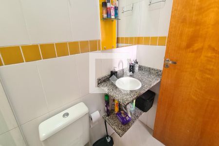 Suíte banheiro  de casa à venda com 2 quartos, 120m² em Vila Ivone, São Paulo