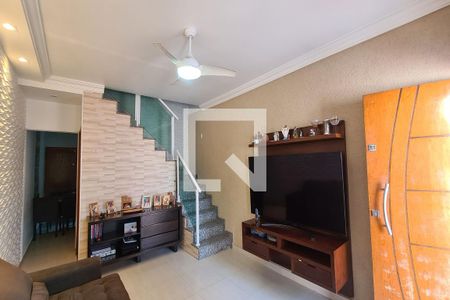 Sala  de casa para alugar com 2 quartos, 120m² em Vila Ivone, São Paulo
