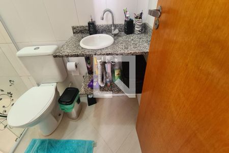 Casa para alugar com 120m², 2 quartos e 2 vagasSuíte banheiro 