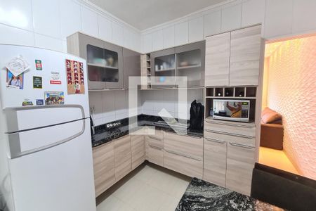 Casa para alugar com 120m², 2 quartos e 2 vagasCozinha 