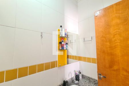 Casa para alugar com 120m², 2 quartos e 2 vagasSuíte banheiro 