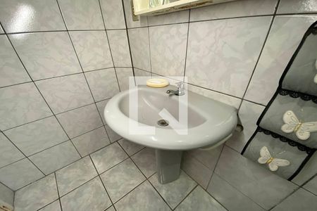 Casa à venda com 180m², 4 quartos e 3 vagasPia do Banheiro Externo
