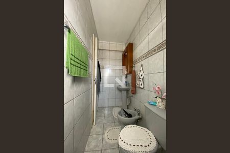 Casa à venda com 180m², 4 quartos e 3 vagasBanheiro 2