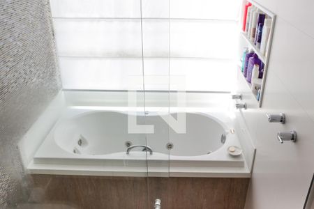 Apartamento para alugar com 300m², 3 quartos e 2 vagas Apartamento para alugar com 300m², 3 quartos e 2 vagasBanheiro da Suíte 1