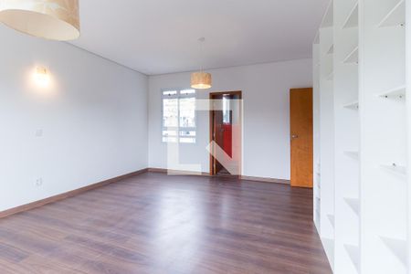 Casa de condomínio para alugar com 423m², 4 quartos e 4 vagas Casa de condomínio para alugar com 423m², 4 quartos e 4 vagasQuarto 3 - Suíte 2