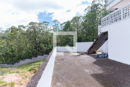 Casa de condomínio para alugar com 423m², 4 quartos e 4 vagas Casa de condomínio para alugar com 423m², 4 quartos e 4 vagasQuintal dos Fundos