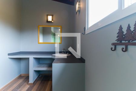 Casa de condomínio para alugar com 423m², 4 quartos e 4 vagas Casa de condomínio para alugar com 423m², 4 quartos e 4 vagasBanheiro da Suíte 1