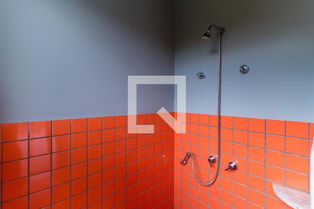 Casa de condomínio para alugar com 423m², 4 quartos e 4 vagas Casa de condomínio para alugar com 423m², 4 quartos e 4 vagasBanheiro da Suíte 2