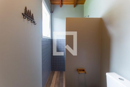 Casa de condomínio para alugar com 423m², 4 quartos e 4 vagas Casa de condomínio para alugar com 423m², 4 quartos e 4 vagasBanheiro da Suíte 3