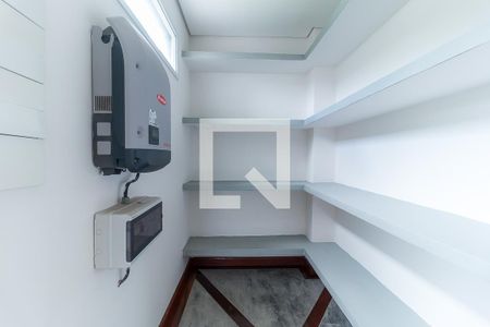 Casa de condomínio para alugar com 423m², 4 quartos e 4 vagas Casa de condomínio para alugar com 423m², 4 quartos e 4 vagasDespensa