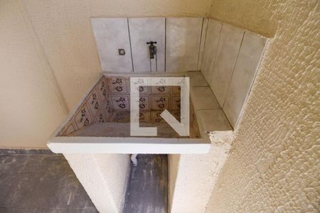 Casa para alugar com 60m², 2 quartos e 1 vagaÁrea de Serviço