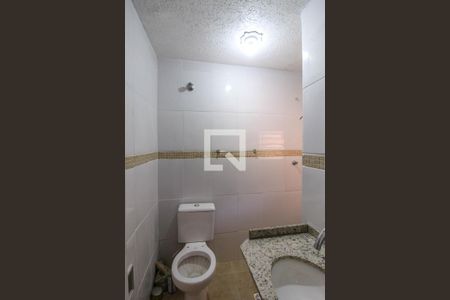 Banheiro de casa para alugar com 1 quarto, 50m² em Vila Ema, São Paulo