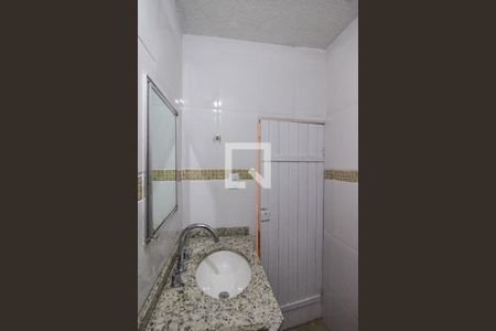 Banheiro de casa para alugar com 1 quarto, 50m² em Vila Ema, São Paulo